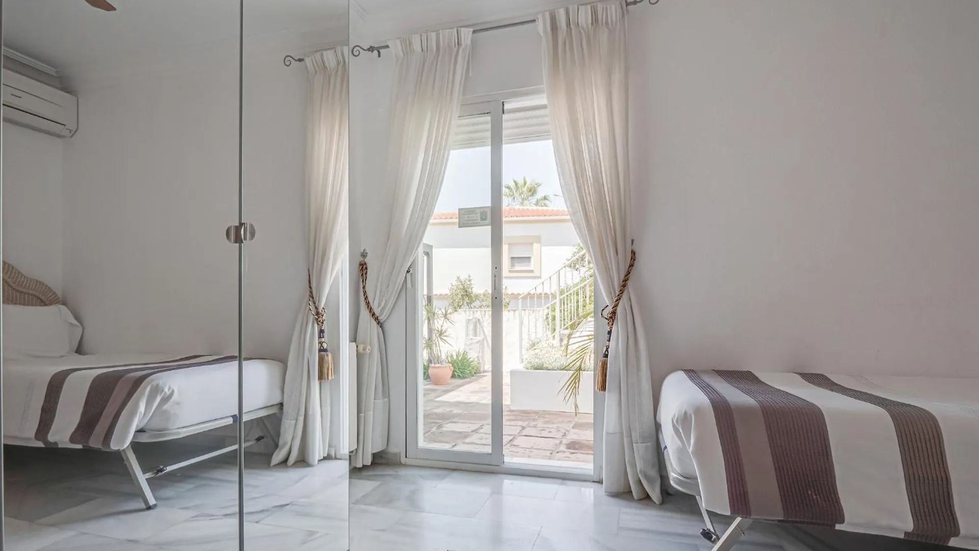Villa Serena Marbella-Elviria 0*, Marbella İspanya