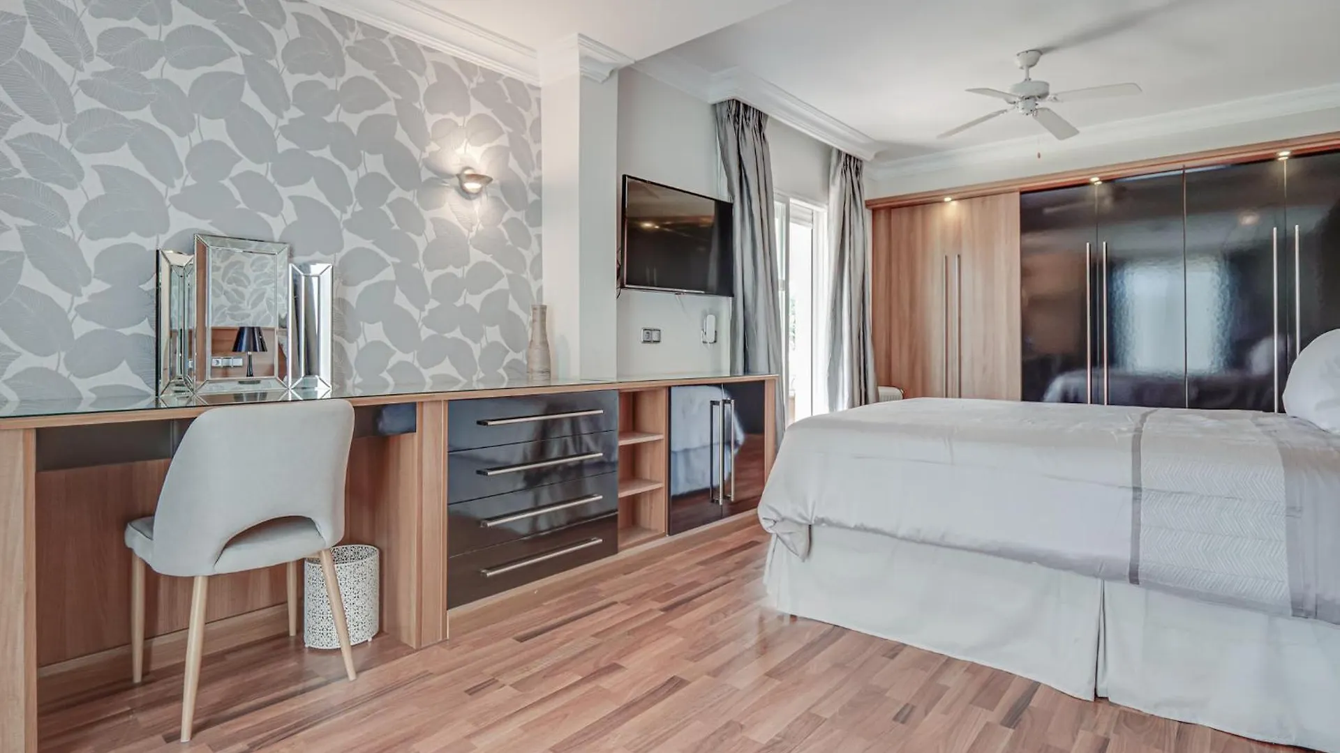 Villa Serena Marbella-Elviria  Marbella